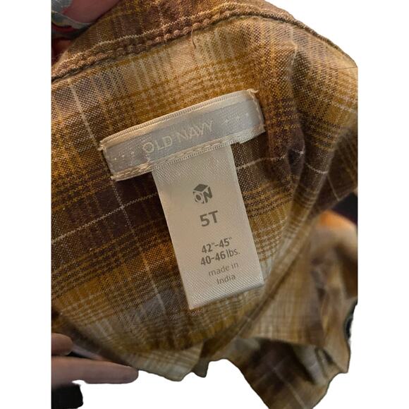 OLD NAVY KIDS 5T BROWN ,TAN AND WHITE SHORT SLEEVE BUTTON UP TSHIRT - Picture 2 of 2